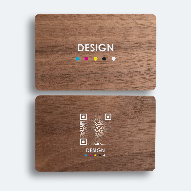 Carte connectée NFC noyer noir personnalisable