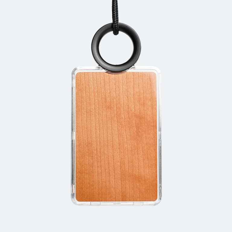 Porte-carte en bois de cerisier avec anneau noir
