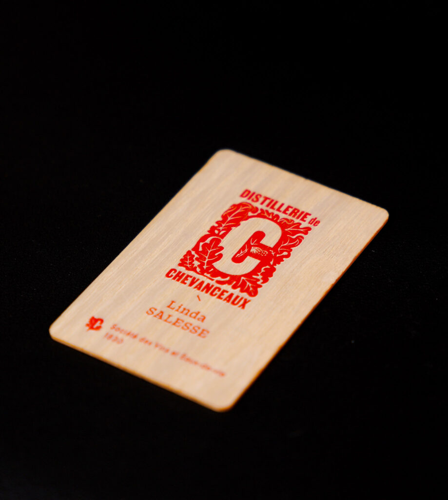 Carte de visite en bois Distillerie de Chevanceaux